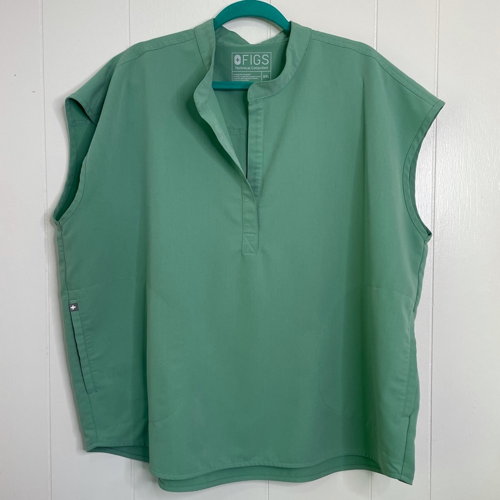 FIGS Rafaela Jade Scrub Top. Women’s Size XXL.